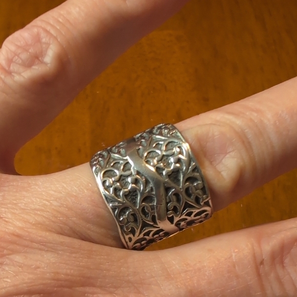 Silpada Intricate Silver Ring - Picture 2 of 3